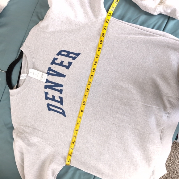New DENVER Gray Crewneck Sweatshirt – Unisex, Size M - Picture 4 of 6